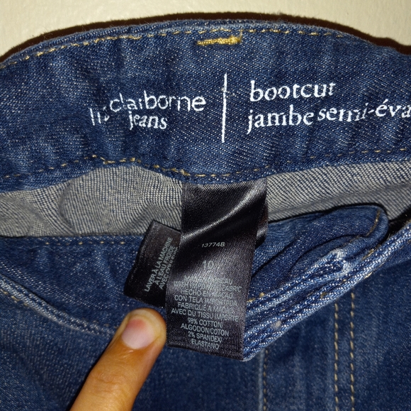 NWOT Liz Claiborne Bootcut Jeans - Picture 3 of 4